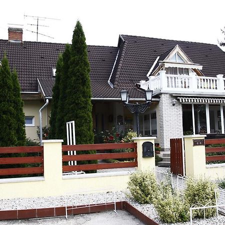 Parti Panzió Tata Exterior foto